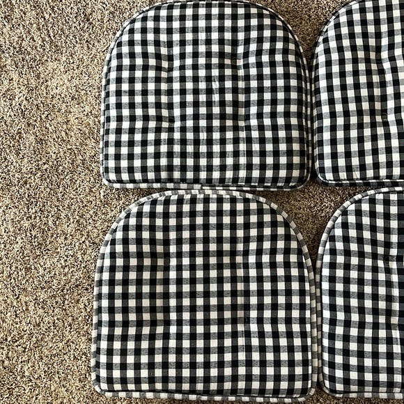 Memory foam, non slip rubber back, black/white checkered chair cushions. 6 pack. - Picture 7 of 15